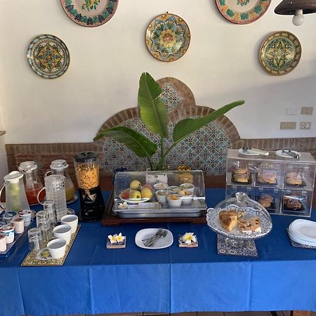 Villa Megna - Green Paradise B&B パレルモ エクステリア 写真